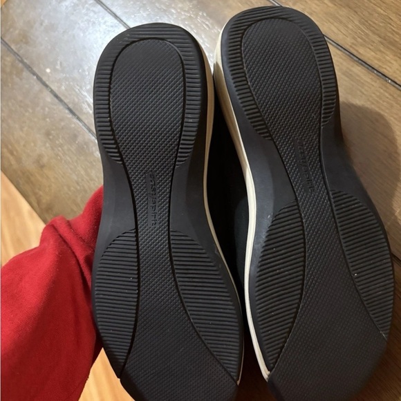 Easy spirit woman’s comfortable black slip on sneaker shoes , size 6 - Picture 3 of 8